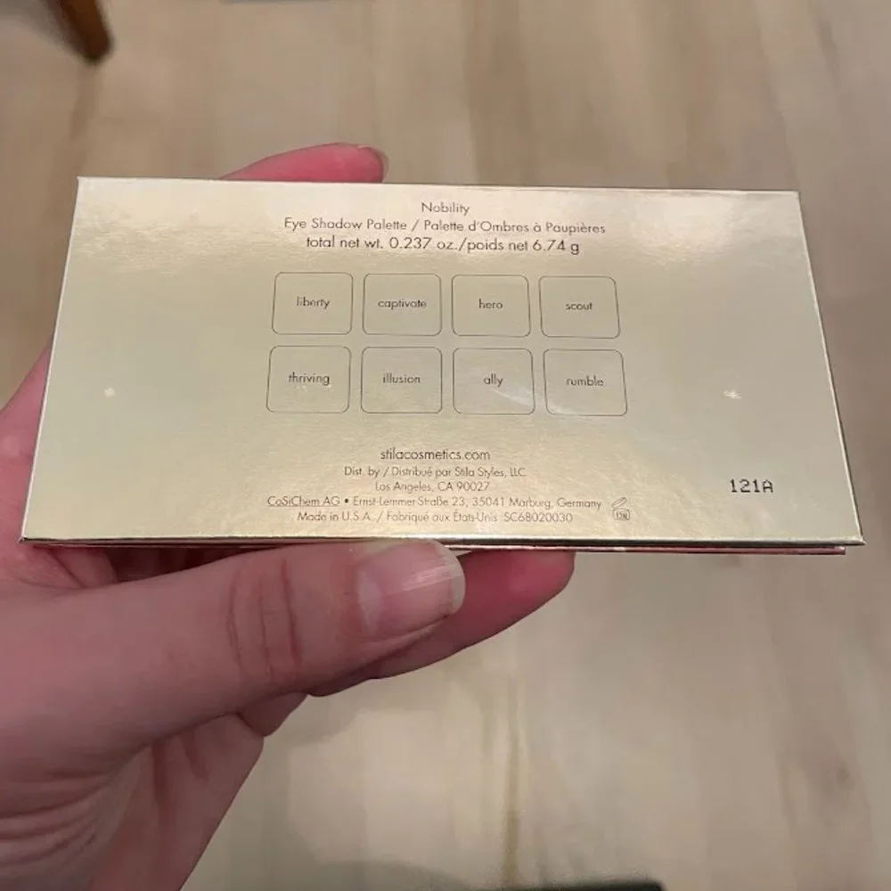 NIB Stila Nobility Eye Shadow Palette - Picture 3 of 4